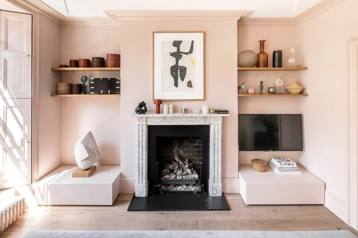 A bright townhouse in London in pastel tones