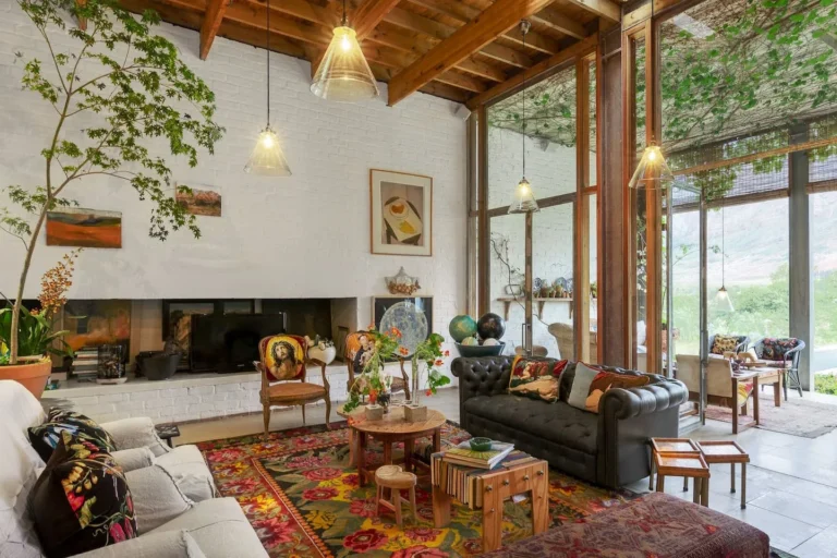 Working Flower Farm |Staying in a treasure box in South Africa