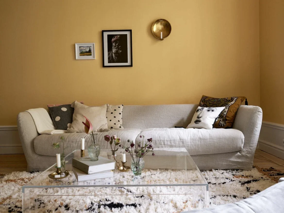A bright yellow apartment in Sweden